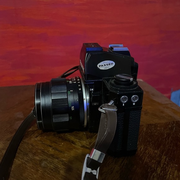 TLS 401 Vintage Camera - Picture 3 of 8